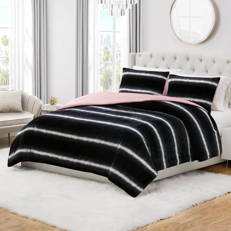 Faux Fur Ombre Stripe Täcken Set | Juicy Couture Store
